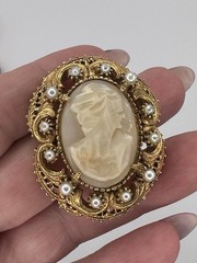 9 Piece Vintage Cameo Lot. Trinket Box, Florenza Brooch/pendant, W Germany