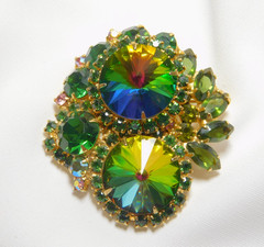 VINTAGE JULIANA DELIZZA & ELSTER GREEN WATERMELON RIVOLI RHINESTONE BROOCH ✨