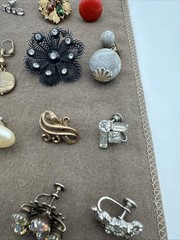 Vintage Jewelry Silver Gold Tone Lot Mismatched Wearable (20 Single Earrings)