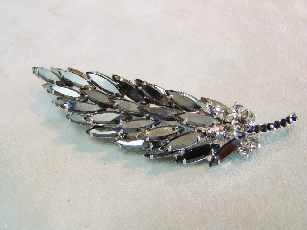 Vintage JULIANA D &E Book Piece Hematite Navette Leaf Pin Brooch