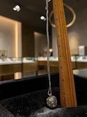 1970s Vintage Sterling Silver Lion Head Pendant On 18 Inch Sterling Chain