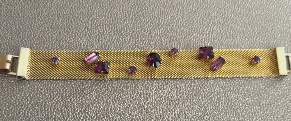 ☘☘☘Mesh Gold Tone Bracelet with Faux Amethyst Prong Set Stones Foldover Clasp☘☘☘