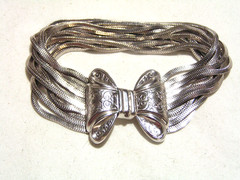 …Vintage/Antique Silver Tone Multi-Chains Bow Clasp Bracelet…
