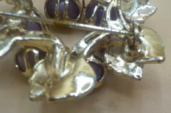 Vintage Lilac Purple Faux Pearl Bead Flower Pin silver tone Wreath Brooch