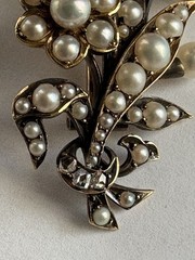 READ Victorian 10K 18K Mixed Metals Pearl Mine Cut Diamonds Leaf Flower Brooch