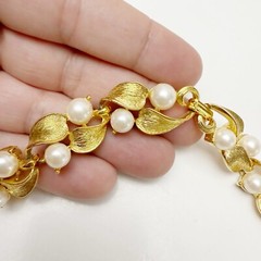 Vintage Faux Pearl Textured Goldtone Vine Leaves Leaf Collar Necklace 17”