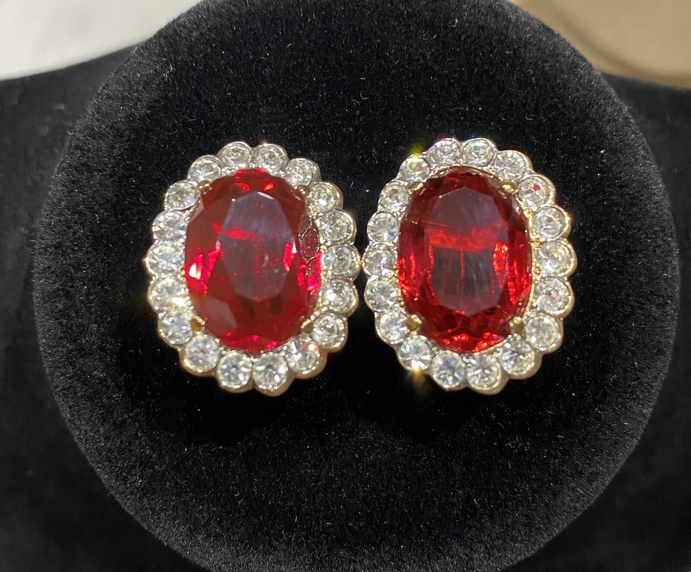 Vintage Carol Lee Rhinestone Faux Ruby Gold Tone Signed Clip On