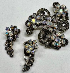 Vintage Juliana D&E Smoky Gray Aurora Borealis Rhinestone Brooch Earrings Set