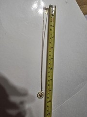 Vintage Floral Pendant Necklace 1928 Gold-tone In Great Condition. 8.5″ Long