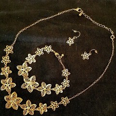 Avon Filigree Flower Necklace Bracelet Earrings NEW 2008 Gold Plated Statement