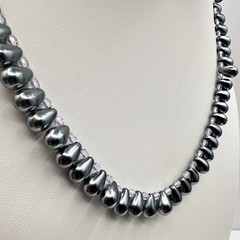 Vintage 80s 90s Elegant Silver Tone Teardrop Pearl-Style Beaded Necklace Jewelry