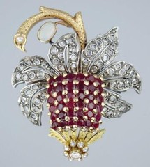 AMAZING Vintage Mid Century Portuguese 19K Ruby Diamond Strawberry Pendant Pin