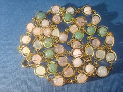 VINTAGE SEMI PRECIOUS GEMSTONE NECKLACE WIRE WRAP/CAGED PASTEL PINK,GREEN, 33″L