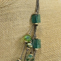 Necklace Green Blue Acrylic Glass Beads Black Wire Like Chain 11″ Faceted