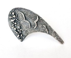 Brooch With Relief Decor Modernist 925 Silver Z595