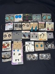 Lot NEW 26 Pairs Vtg 1980s 1990s Earrings – Fashion- Costume