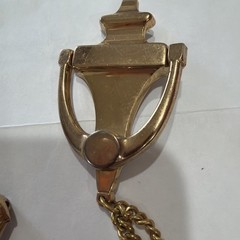 CORO GOLD TONE VINTAGE 1940’s DOOR KNOCKER WITH HAND CHAIN AND BELLS BROOCH SET