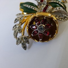 Coro Duette Quivering Camillas Brooch Red & White Stones Green Enamel Gold Tone