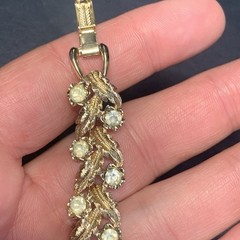Vintage Coro 7.5” Bracelet Textured Gold Tone Leafs Rhinestones Fold Over Clasp