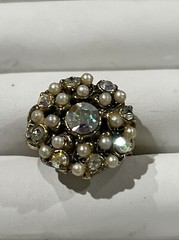 vintage ring size 7 faux pearls adjusts estate jewelry Some Band Wear