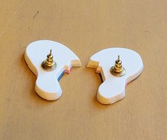 Inlaid Mother Of Pearl Swan Pendant 23in Beaded Necklace With Matching Earrings