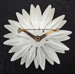Vtg White Yellow Enamel Double Layered Daisy Flower Brooch Pin 3″ Mod 60s Retro