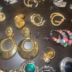 Vintage Goldtone Jewlery Drop Dangle Some Signed Monet & More 118 Pair & 22 …