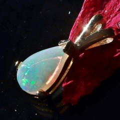 14k y/gold pendant 0.30ct natural Australian fiery opal solitaire 0.80gr N3744