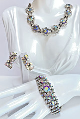 Estate VNTG Rainbow Clear AB Rhinestone High Sparkle Necklace Bracelet Earrings