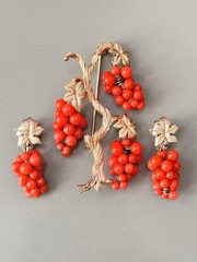 Vintage Signed MARVELLA Coral Grape Cluster Tree Brooch & Earring Set