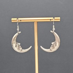 Vintage Man in the Crescent Moon Pierced Earrings Silver tone Dangle 1.25″