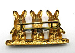 VTG OLD UNUSUAL Closur EASTER BUNNY RABBIT green white pink gold tone BROOCH PIN