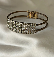 Vintage Gold Tone Hinged Rhinestone Bracelet – 2.5 Inches