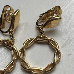 Vintage Crown Trifari Gold Tone Dangle Drop Hoop Clip On Earrings Twisted Rope