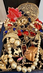 Vintage Estate Costume Jewelry Lot! MONET, NAPIER and more!