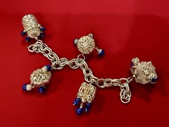 RARE VTG NAPIER GOLD TONE 5 CHARM FAUX LAPIS MINT DBL LINK CHARM BRACELET 7.5”