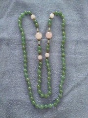 vintage white and green 32 inch jade necklace