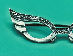 Vntg Signed MC Michael Conroy Sterling Silver Marcasite Cat Eye Glasses Brooch