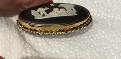 EXQUISITE!! – 2 1/4″ Vintage Oblong Wedgwood Black Cherubs Gold Filld BROOCH