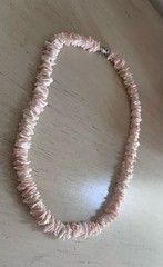 Vintage 1980’s Puka Shell Chip Beaded Blush Peach 18” Collar Necklace Boho Beach