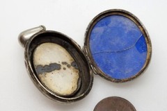 ANTIQUE LATE VICTORIAN ENGLISH SILVER PHOTO MEMENTO LOCKET c1890