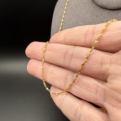 Vintage Gold Tone Twisted Singapore Chain Necklace Minimal Classic Diamond Cut