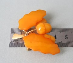 Vintage Natural Baltic Amber AMBER ACORNS & LEAVES Brooch USSR