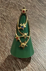 ARTHUR PEPPER ART MCM CHRISTMAS TREE GREEN ENAMEL STAR RHINESTONES 2″ BROOCH PIN