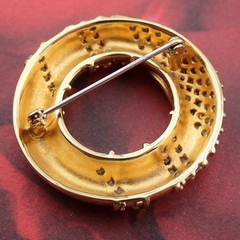 Vintage Krementz Pave Rhinestone Gold Tone Striped Circle Pin Brooch