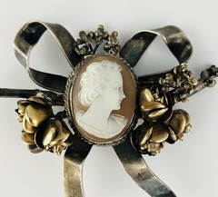 Vintage Early Hobe 925 Sterling Silver 1/20 14k Gold Cameo Flower Bow Brooch