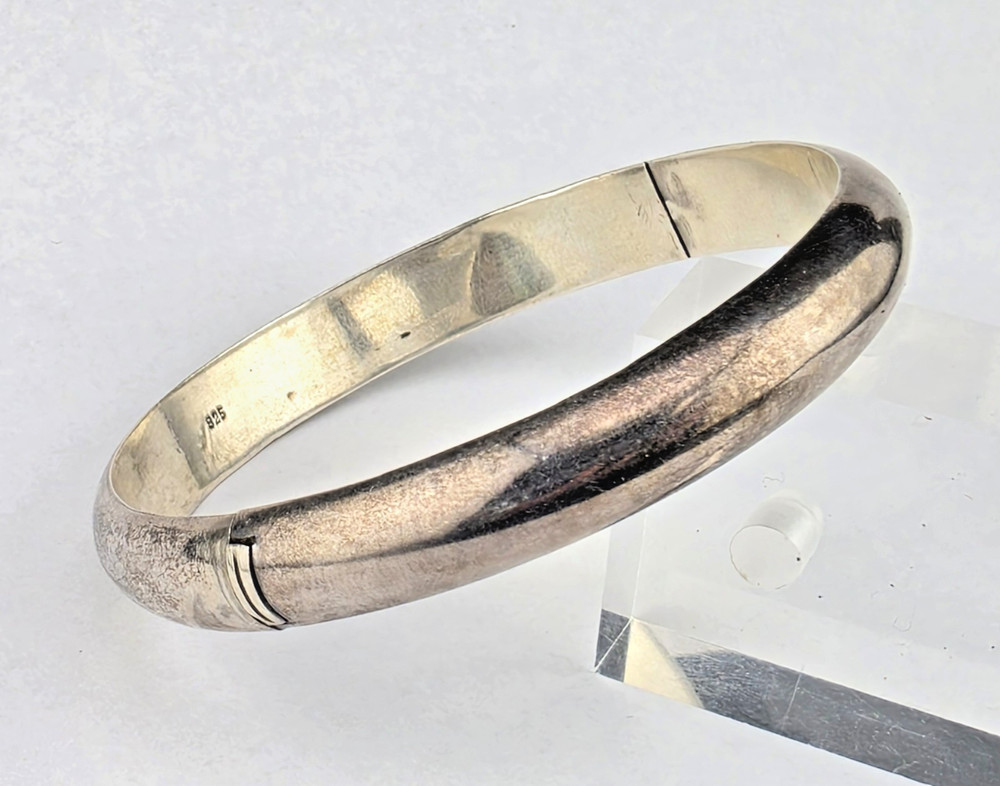 Vintage 10mm Tarnished Sterling Silver Hinged Bangle Bracelet 7″