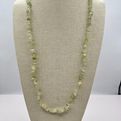 Vintage 80s Prehnite Gemstone Chip Beaded Necklace Healing Sage Green Jewelry