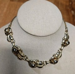 Vintage Gold Tone Rhinestone Floral Rose Link Necklace Choker – 15.5 inches