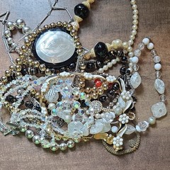 Mostly Vintage Jewlery Lot Some Signed All Wearable Brooches Necklaces Etc